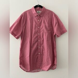 Grayers Short Sleeve size L 💯cotton. Color pink and red , floral pattern.
